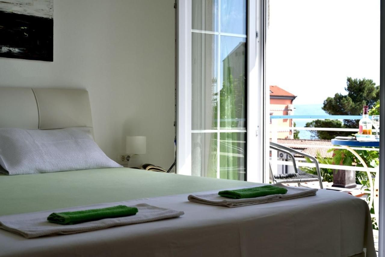 Apartment Crikvenica Car Bagian luar foto